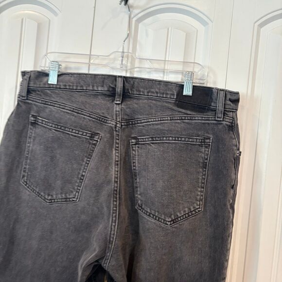 Abercrombie & Fitch Ultra High Rise 90’s Straight Black Jeans Size 33/16S - Picture 5 of 9